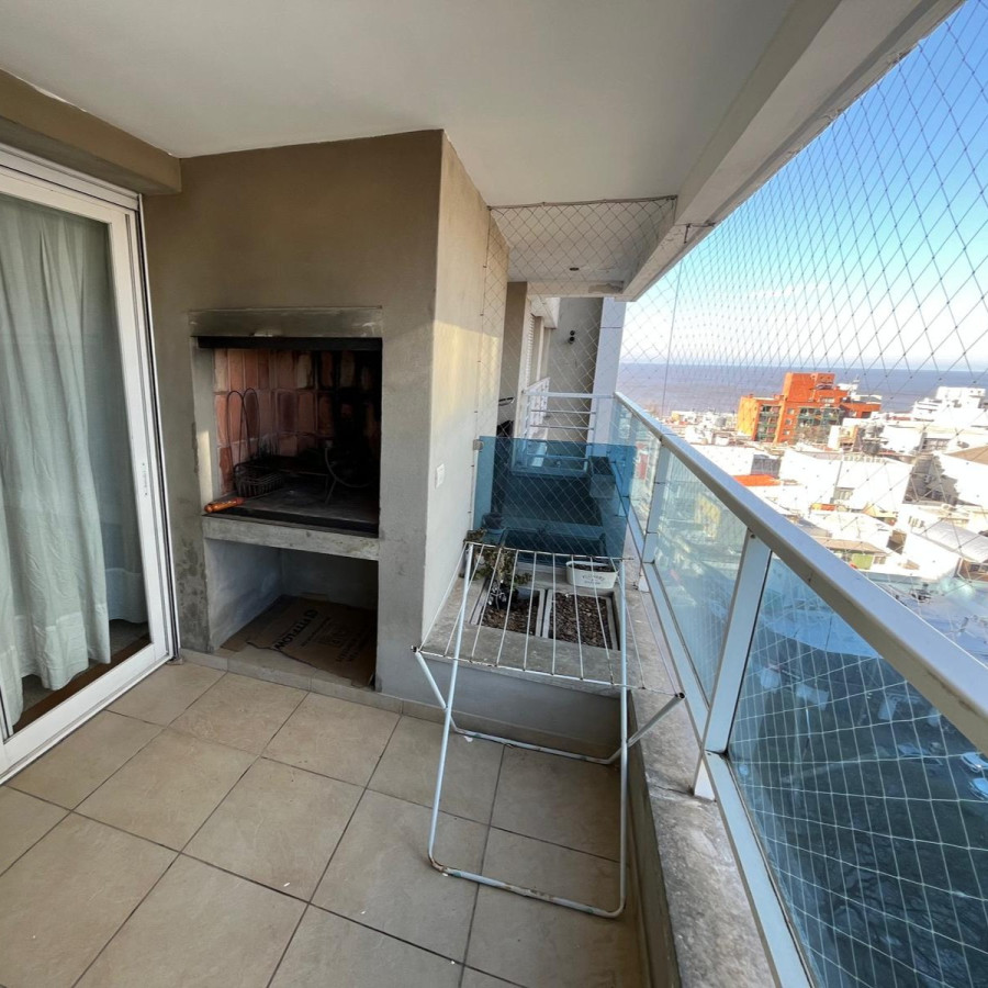 Apartamento ID.73 - Alquiler Exclusivo apartamento amueblado en Buceo 1 dormitorio piso 10 con garaje en edificio Diamantis Plaza.