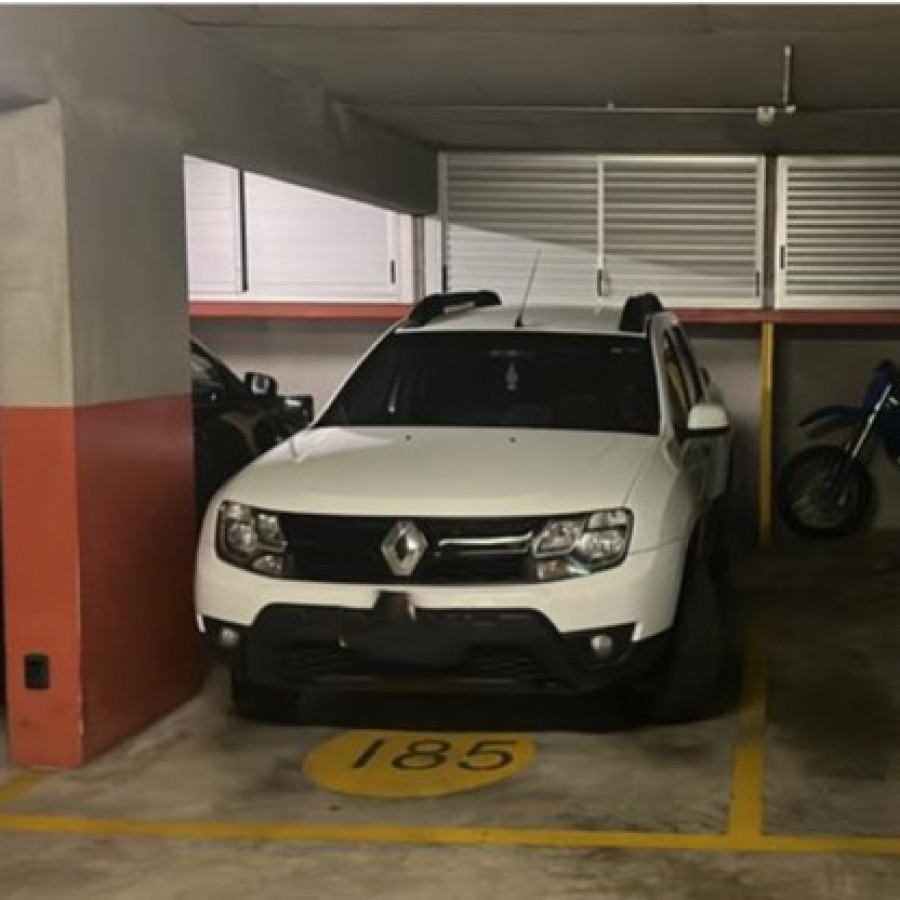 Apartamento ID.73 - Alquiler Exclusivo apartamento amueblado en Buceo 1 dormitorio piso 10 con garaje en edificio Diamantis Plaza.