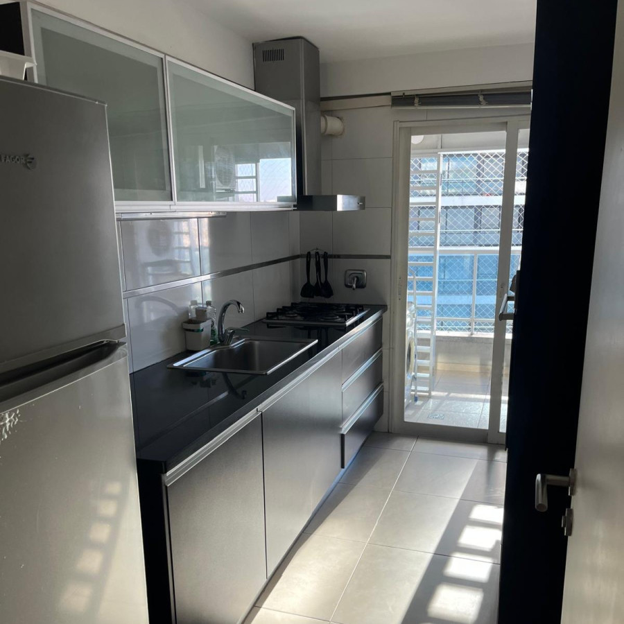 Apartamento ID.73 - Alquiler Exclusivo apartamento amueblado en Buceo 1 dormitorio piso 10 con garaje en edificio Diamantis Plaza.