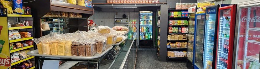 Venta En Maroñas Local Comercial Con Apartamentos.
