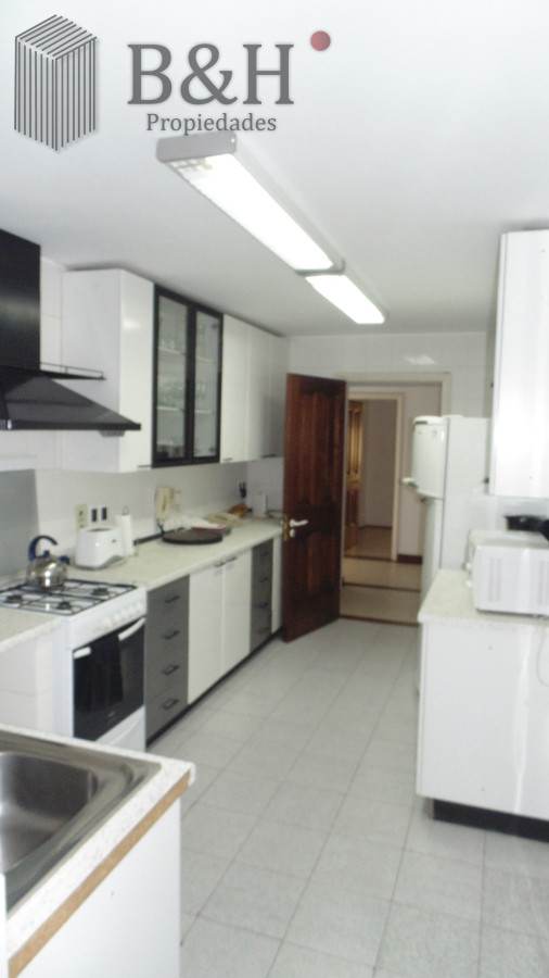 Apartamento ID.4695 - APARTAMENTO EN PUERTO DE PUNTA DEL ESTE DE 3 DORMITORIOS EN SUITE,  DEP. SERV,   BAÑOS