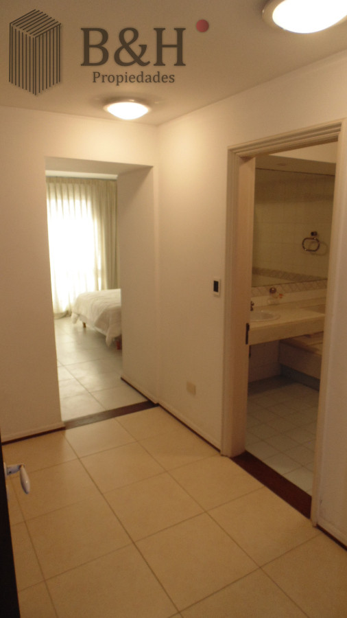 Apartamento ID.4695 - APARTAMENTO EN PUERTO DE PUNTA DEL ESTE DE 3 DORMITORIOS EN SUITE,  DEP. SERV,   BAÑOS