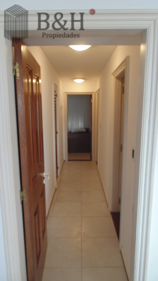 Apartamento ID.4695 - APARTAMENTO EN PUERTO DE PUNTA DEL ESTE DE 3 DORMITORIOS EN SUITE,  DEP. SERV,   BAÑOS