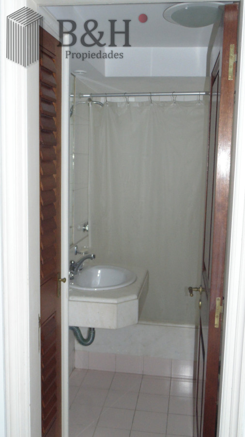 Apartamento ID.4695 - APARTAMENTO EN PUERTO DE PUNTA DEL ESTE DE 3 DORMITORIOS EN SUITE,  DEP. SERV,   BAÑOS