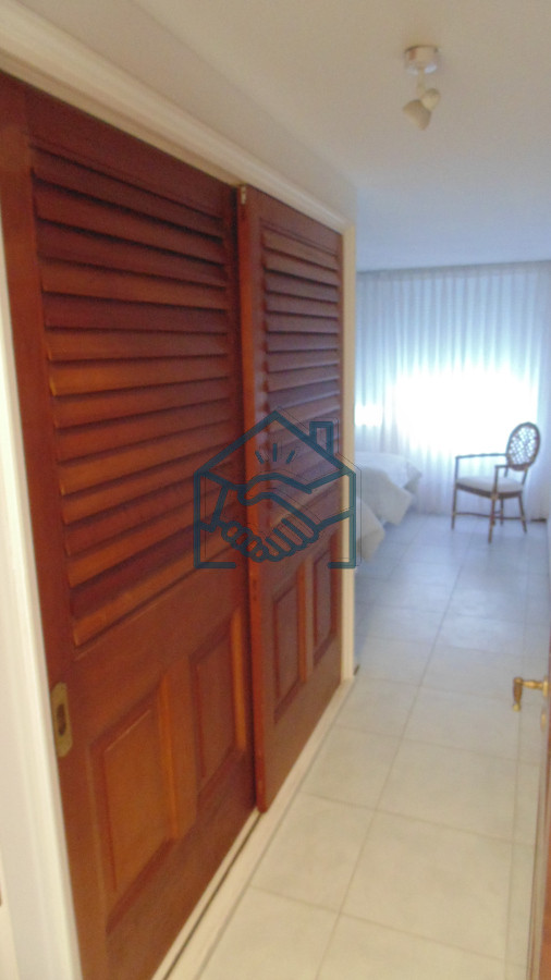 Apartamento ID.1392/APARTAMENTO-EN-PUERTO-DE-PUNTA-DEL-ESTE-DE-3-DORMITORIOS-EN-SUITE,--DEP.-SERV,---BAÑOS - APARTAMENTO EN PUERTO DE PUNTA DEL ESTE DE 3 DORMITORIOS EN SUITE,  DEP. SERV,   BAÑOS