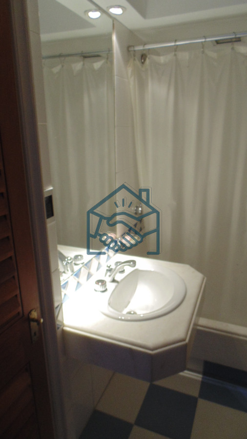 Apartamento ID.1392/APARTAMENTO-EN-PUERTO-DE-PUNTA-DEL-ESTE-DE-3-DORMITORIOS-EN-SUITE,--DEP.-SERV,---BAÑOS - APARTAMENTO EN PUERTO DE PUNTA DEL ESTE DE 3 DORMITORIOS EN SUITE,  DEP. SERV,   BAÑOS