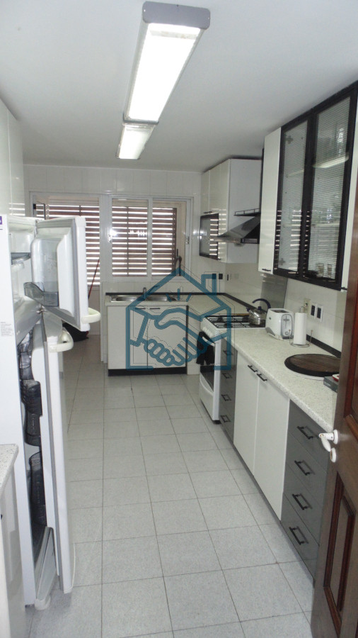 Apartamento ID.1392/APARTAMENTO-EN-PUERTO-DE-PUNTA-DEL-ESTE-DE-3-DORMITORIOS-EN-SUITE,--DEP.-SERV,---BAÑOS - APARTAMENTO EN PUERTO DE PUNTA DEL ESTE DE 3 DORMITORIOS EN SUITE,  DEP. SERV,   BAÑOS