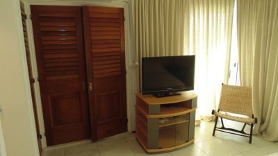 Apartamento ID.1392/APARTAMENTO-EN-PUERTO-DE-PUNTA-DEL-ESTE-DE-3-DORMITORIOS-EN-SUITE,--DEP.-SERV,---BAÑOS - APARTAMENTO EN PUERTO DE PUNTA DEL ESTE DE 3 DORMITORIOS EN SUITE,  DEP. SERV,   BAÑOS
