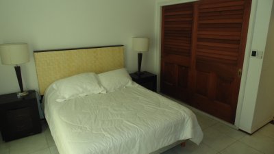 Apartamento ID.1392/APARTAMENTO-EN-PUERTO-DE-PUNTA-DEL-ESTE-DE-3-DORMITORIOS-EN-SUITE,--DEP.-SERV,---BAÑOS - APARTAMENTO EN PUERTO DE PUNTA DEL ESTE DE 3 DORMITORIOS EN SUITE,  DEP. SERV,   BAÑOS