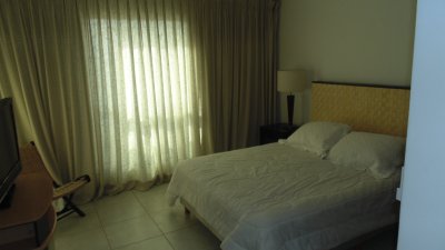 Apartamento ID.1392/APARTAMENTO-EN-PUERTO-DE-PUNTA-DEL-ESTE-DE-3-DORMITORIOS-EN-SUITE,--DEP.-SERV,---BAÑOS - APARTAMENTO EN PUERTO DE PUNTA DEL ESTE DE 3 DORMITORIOS EN SUITE,  DEP. SERV,   BAÑOS