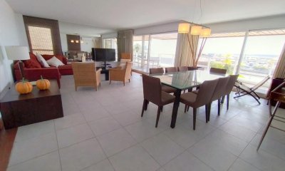 APARTAMENTO EN PUERTO DE PUNTA DEL ESTE DE 3 DORMITORIOS EN SUITE,  DEP. SERV,   BAÑOS