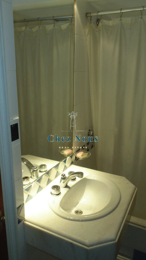 Apartamento ID.1287 - APARTAMENTO EN PUERTO DE PUNTA DEL ESTE DE 3 DORMITORIOS EN SUITE,  DEP. SERV,   BAÑOS