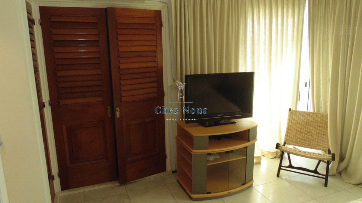 Apartamento ID.1287 - APARTAMENTO EN PUERTO DE PUNTA DEL ESTE DE 3 DORMITORIOS EN SUITE,  DEP. SERV,   BAÑOS