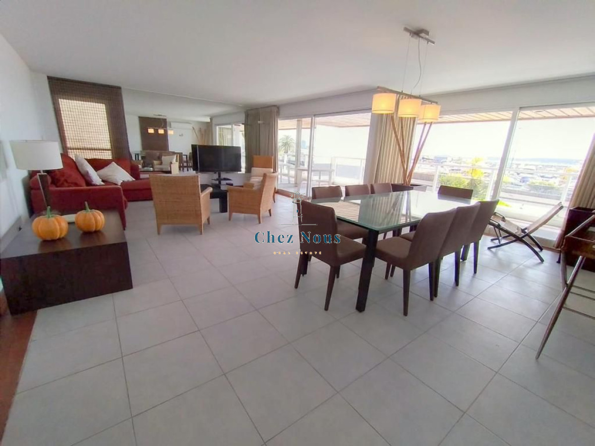 Apartamento ID.1287 - APARTAMENTO EN PUERTO DE PUNTA DEL ESTE DE 3 DORMITORIOS EN SUITE,  DEP. SERV,   BAÑOS