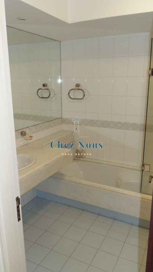 Apartamento ID.1287 - APARTAMENTO EN PUERTO DE PUNTA DEL ESTE DE 3 DORMITORIOS EN SUITE,  DEP. SERV,   BAÑOS