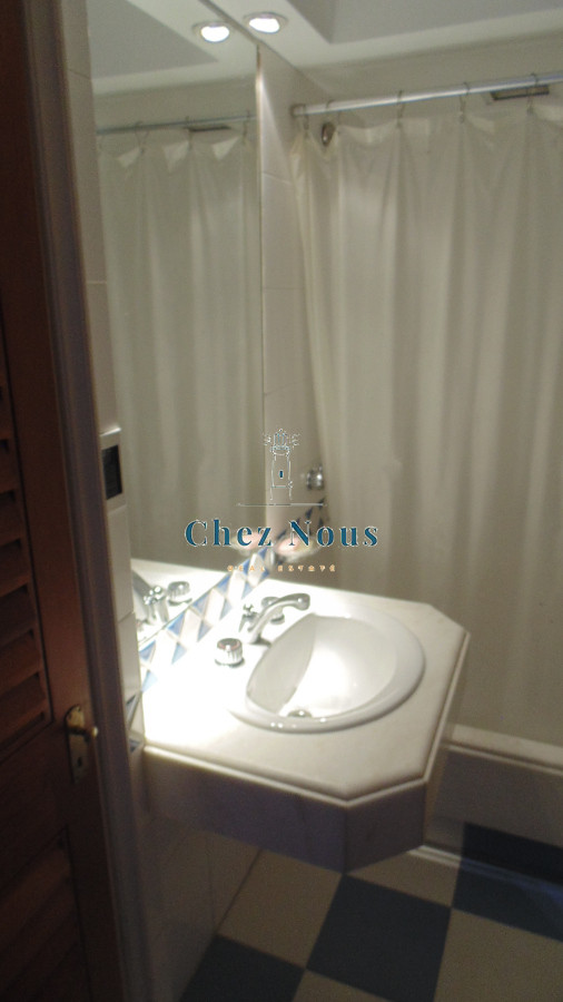 Apartamento ID.1287 - APARTAMENTO EN PUERTO DE PUNTA DEL ESTE DE 3 DORMITORIOS EN SUITE,  DEP. SERV,   BAÑOS