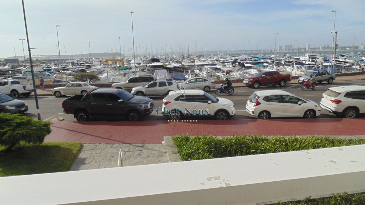 Apartamento ID.1287 - APARTAMENTO EN PUERTO DE PUNTA DEL ESTE DE 3 DORMITORIOS EN SUITE,  DEP. SERV,   BAÑOS