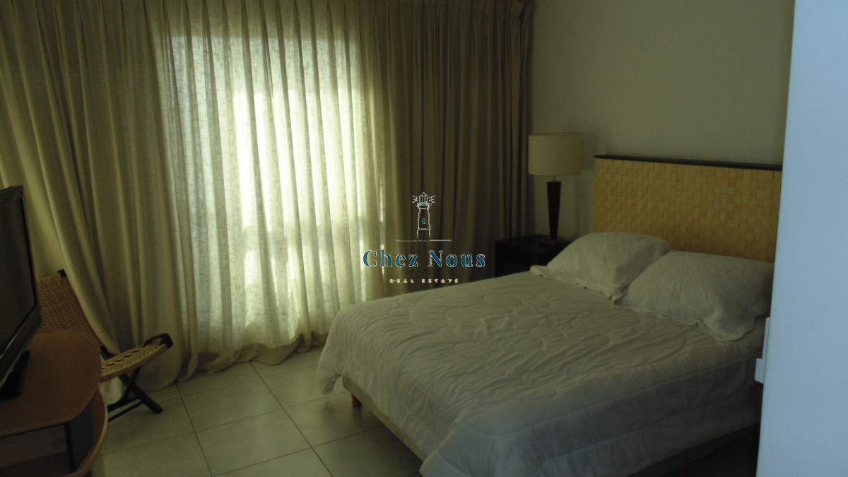 Apartamento ID.1287 - APARTAMENTO EN PUERTO DE PUNTA DEL ESTE DE 3 DORMITORIOS EN SUITE,  DEP. SERV,   BAÑOS