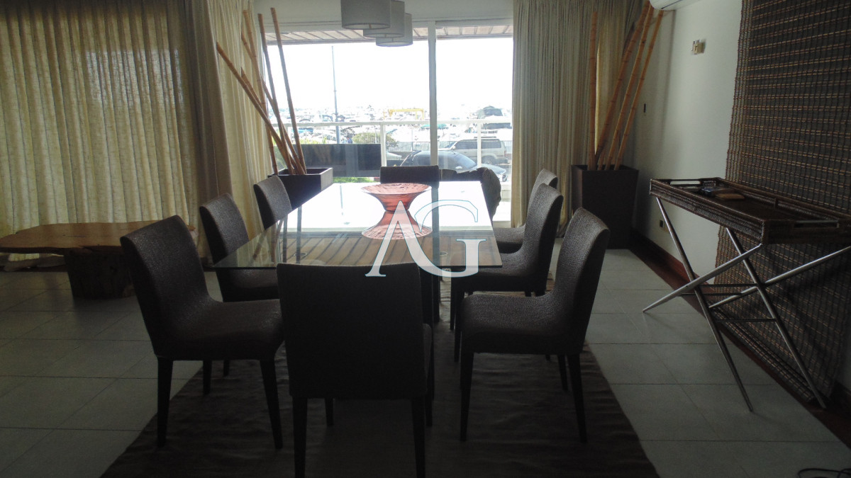 Apartamento ID.37 - APARTAMENTO EN PUERTO DE PUNTA DEL ESTE DE 3 DORMITORIOS EN SUITE,  DEP. SERV,   BAÑOS