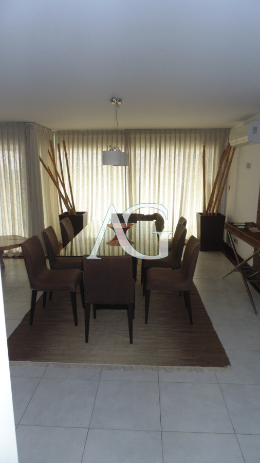 Apartamento ID.37 - APARTAMENTO EN PUERTO DE PUNTA DEL ESTE DE 3 DORMITORIOS EN SUITE,  DEP. SERV,   BAÑOS