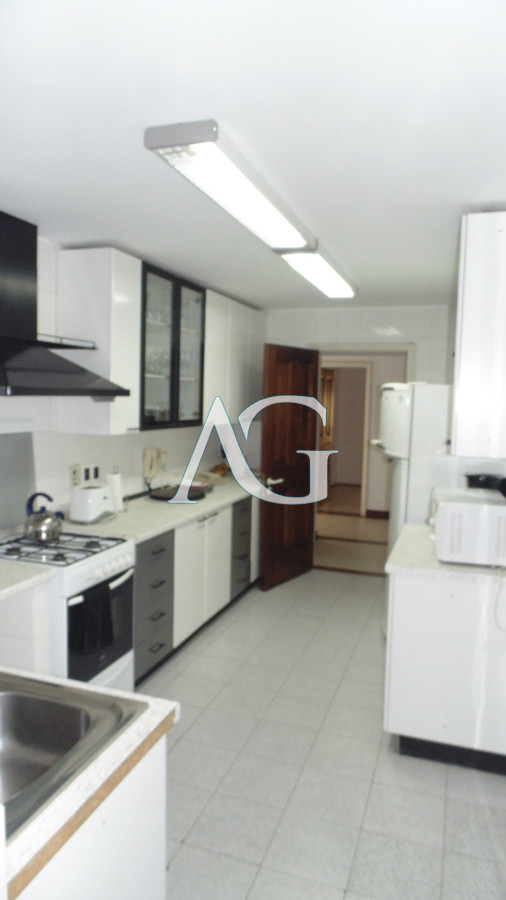 Apartamento ID.37 - APARTAMENTO EN PUERTO DE PUNTA DEL ESTE DE 3 DORMITORIOS EN SUITE,  DEP. SERV,   BAÑOS
