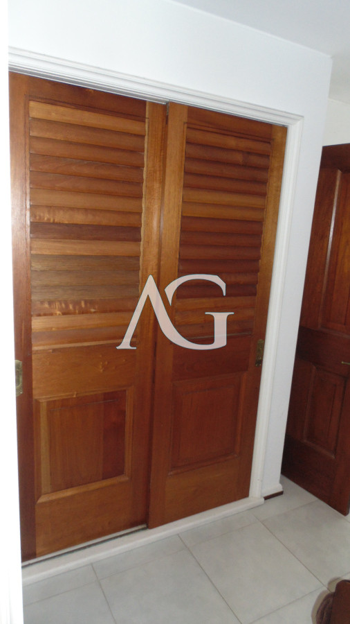 Apartamento ID.37 - APARTAMENTO EN PUERTO DE PUNTA DEL ESTE DE 3 DORMITORIOS EN SUITE,  DEP. SERV,   BAÑOS