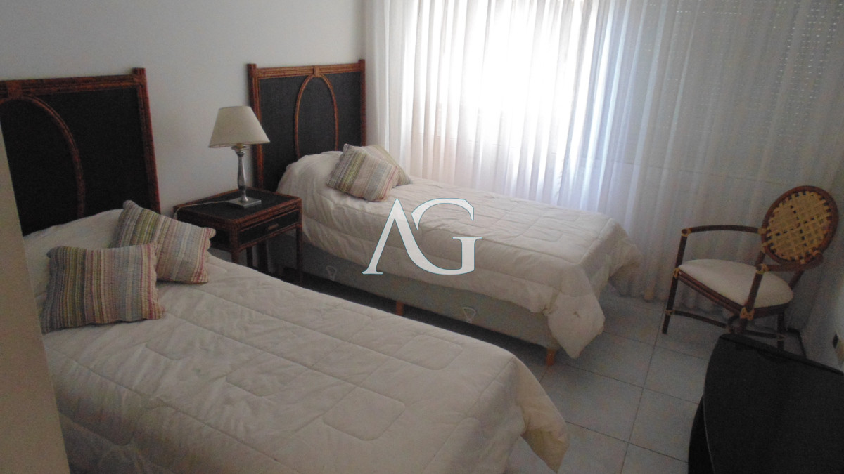 Apartamento ID.37 - APARTAMENTO EN PUERTO DE PUNTA DEL ESTE DE 3 DORMITORIOS EN SUITE,  DEP. SERV,   BAÑOS