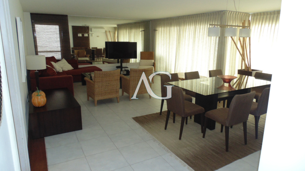 Apartamento ID.37 - APARTAMENTO EN PUERTO DE PUNTA DEL ESTE DE 3 DORMITORIOS EN SUITE,  DEP. SERV,   BAÑOS
