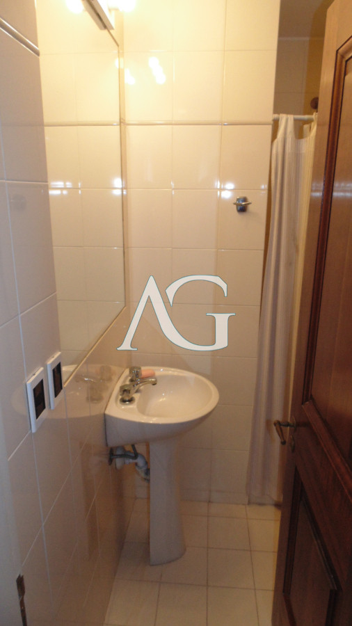 Apartamento ID.37 - APARTAMENTO EN PUERTO DE PUNTA DEL ESTE DE 3 DORMITORIOS EN SUITE,  DEP. SERV,   BAÑOS