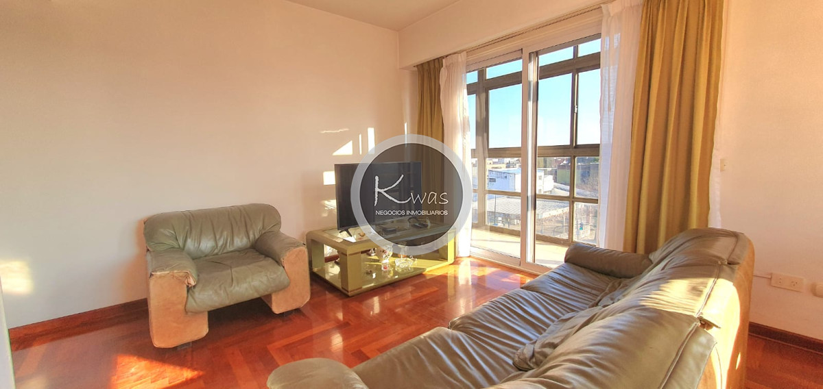 Departamento ID.824 - Departamento en Venta dos dormitorios un baño toilette cochera baulera balcón Vías / Santa Fé, Martínez