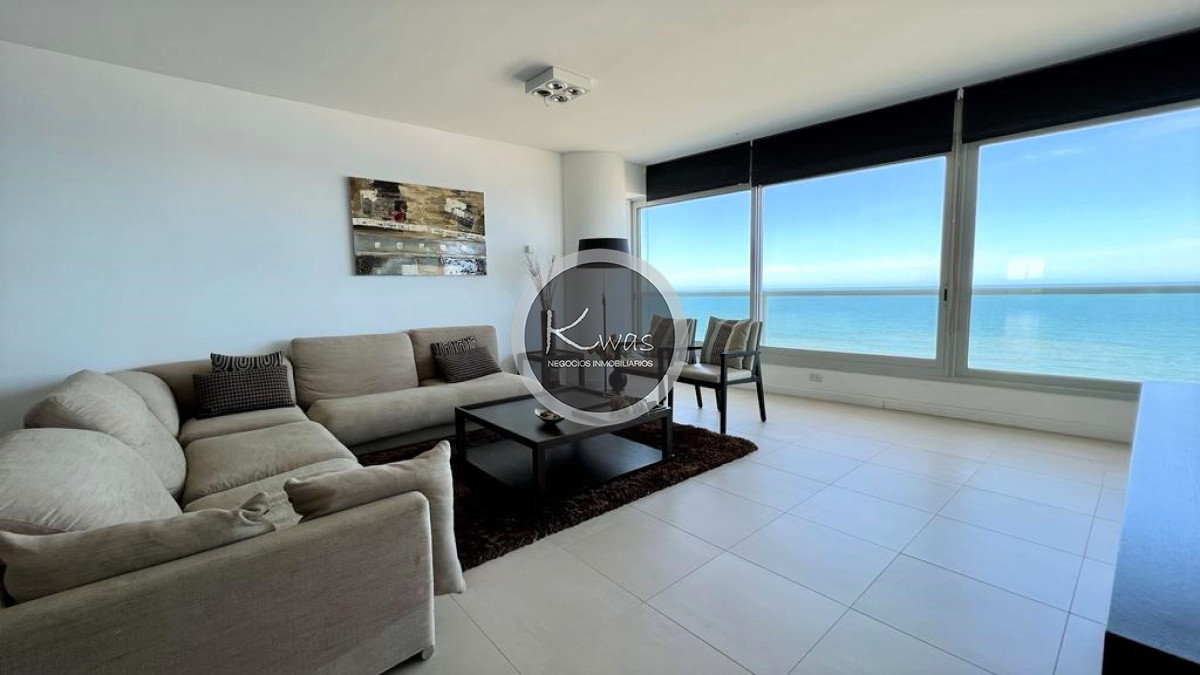 Departamento ID.476 - Le Parc II dos dormitorios en suite habitación de servicio Playa Brava Punta del Este