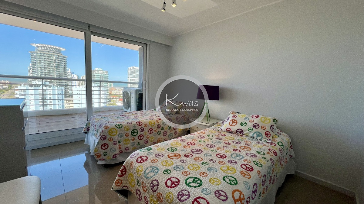 Departamento ID.480 - Departamento Alexander Collection de tres dormitorios habitación de servicio Punta del Este Playa Mansa