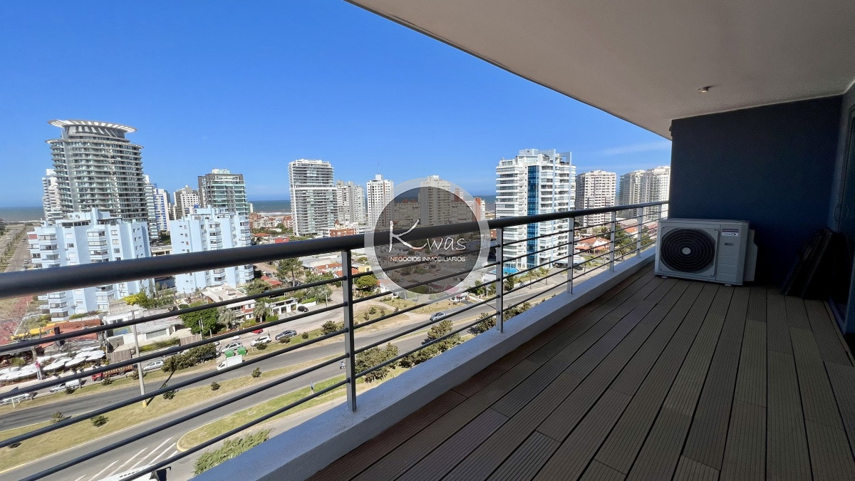 Departamento ID.480 - Departamento Alexander Collection de tres dormitorios habitación de servicio Punta del Este Playa Mansa