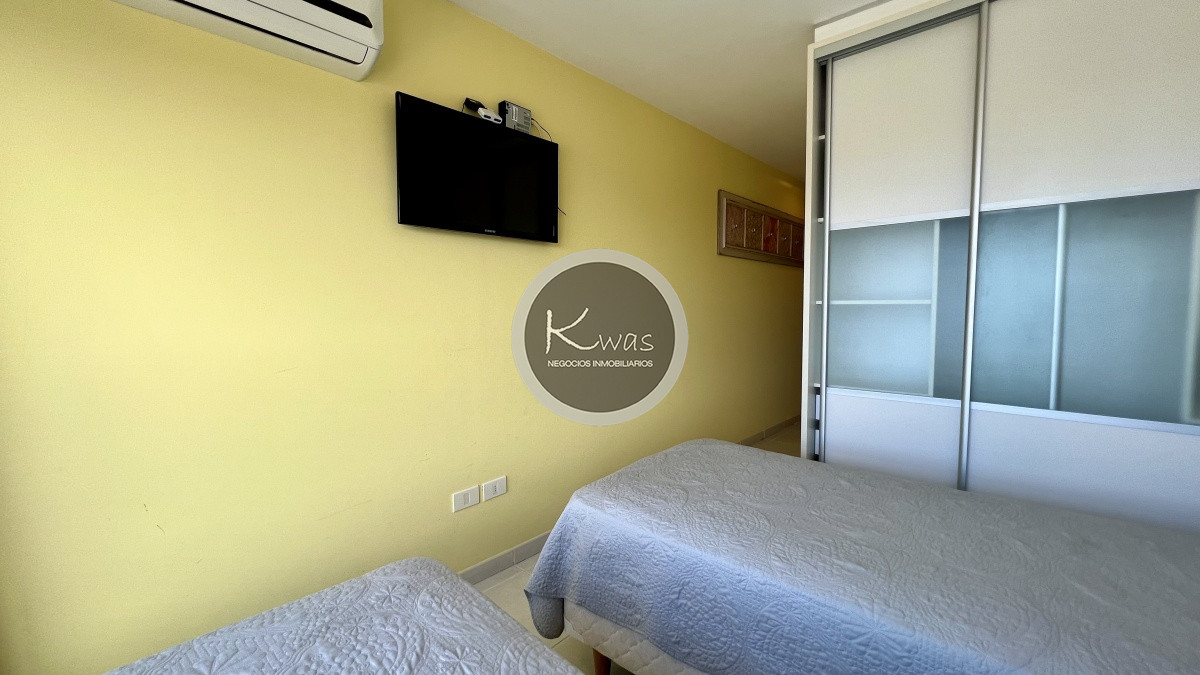 Departamento ID.490 - Departamento dos dormitorios vista al mar Playa Mansa Punta del Este