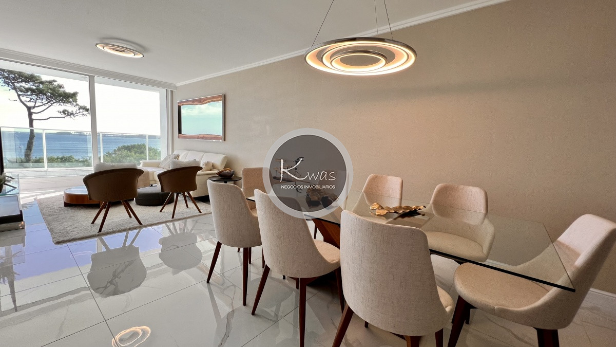 Departamento ID.455 - Venta departamento tres dormitorios en suite Playa Mansa Punta del Este