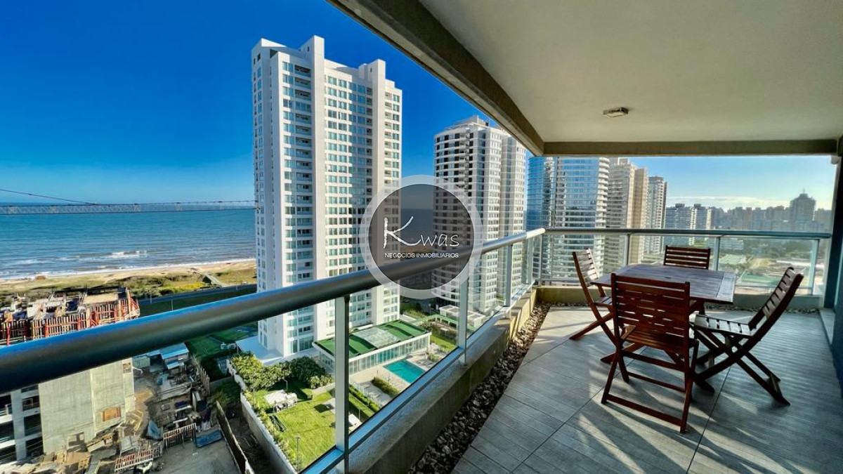 Departamento ID.437 - Departamento tres dormitorios en Playa Brava Punta del Este