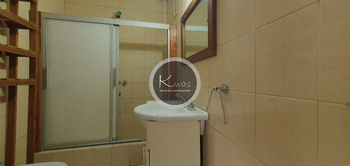 Departamento ID.833 - Venta PH tres niveles de tres dormitorios un baño patio parrilla terraza Munro Olivos