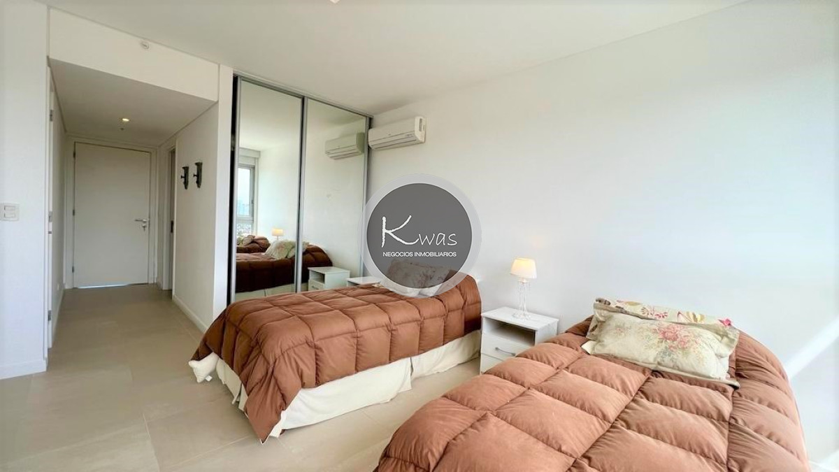 Departamento ID.476 - Le Parc II dos dormitorios en suite habitación de servicio Playa Brava Punta del Este