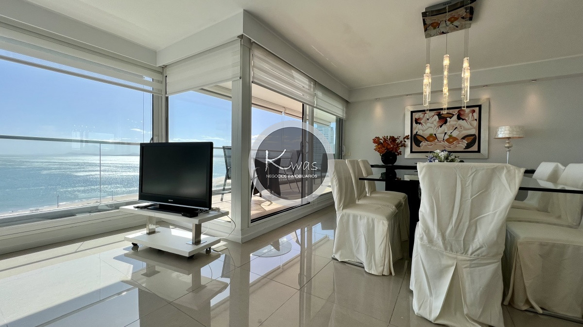 Departamento ID.480 - Departamento Alexander Collection de tres dormitorios habitación de servicio Punta del Este Playa Mansa