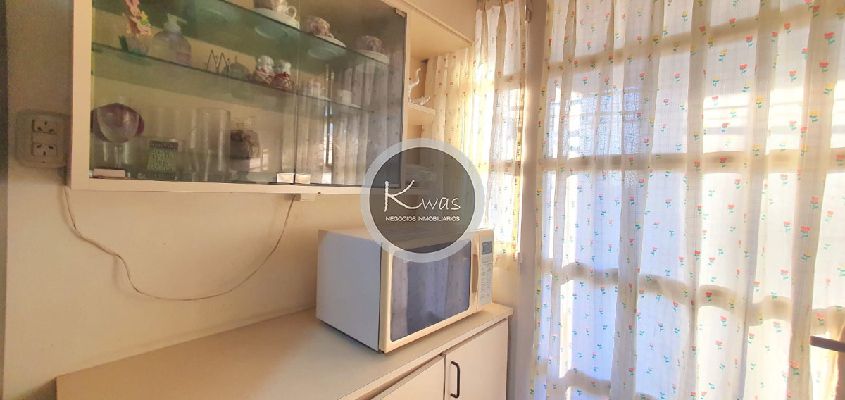 Departamento ID.824 - Departamento en Venta dos dormitorios un baño toilette cochera baulera balcón Vías / Santa Fé, Martínez