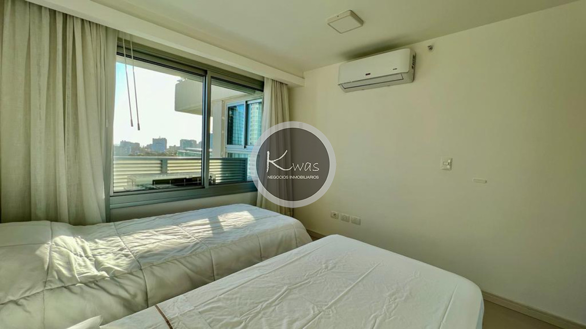 Departamento ID.437 - Departamento tres dormitorios en Playa Brava Punta del Este