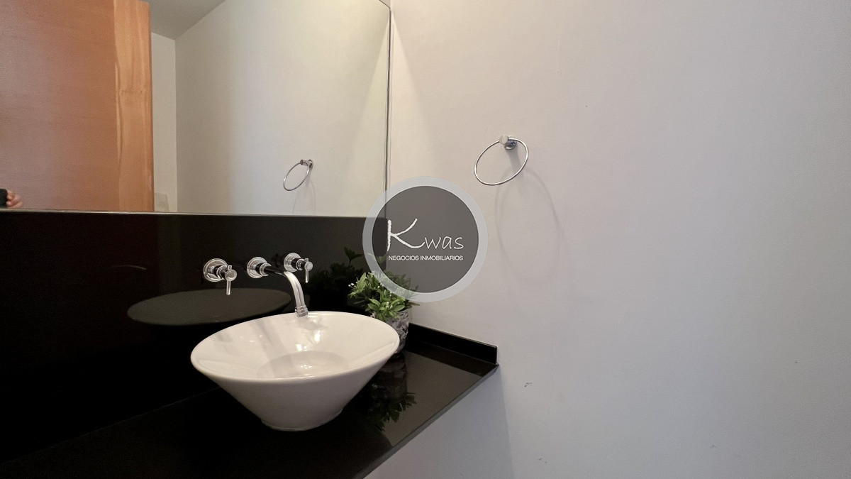 Departamento ID.549 - Departamento dos dormitorios dos baños en suite Season Tower Playa Mansa Punta del Este
