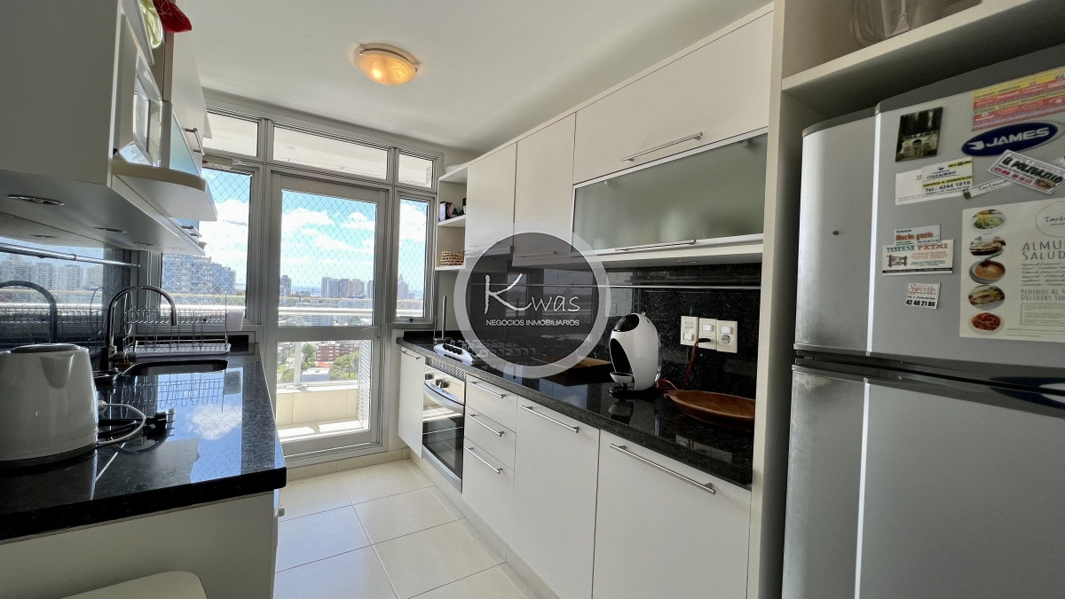 Departamento ID.549 - Departamento dos dormitorios dos baños en suite Season Tower Playa Mansa Punta del Este