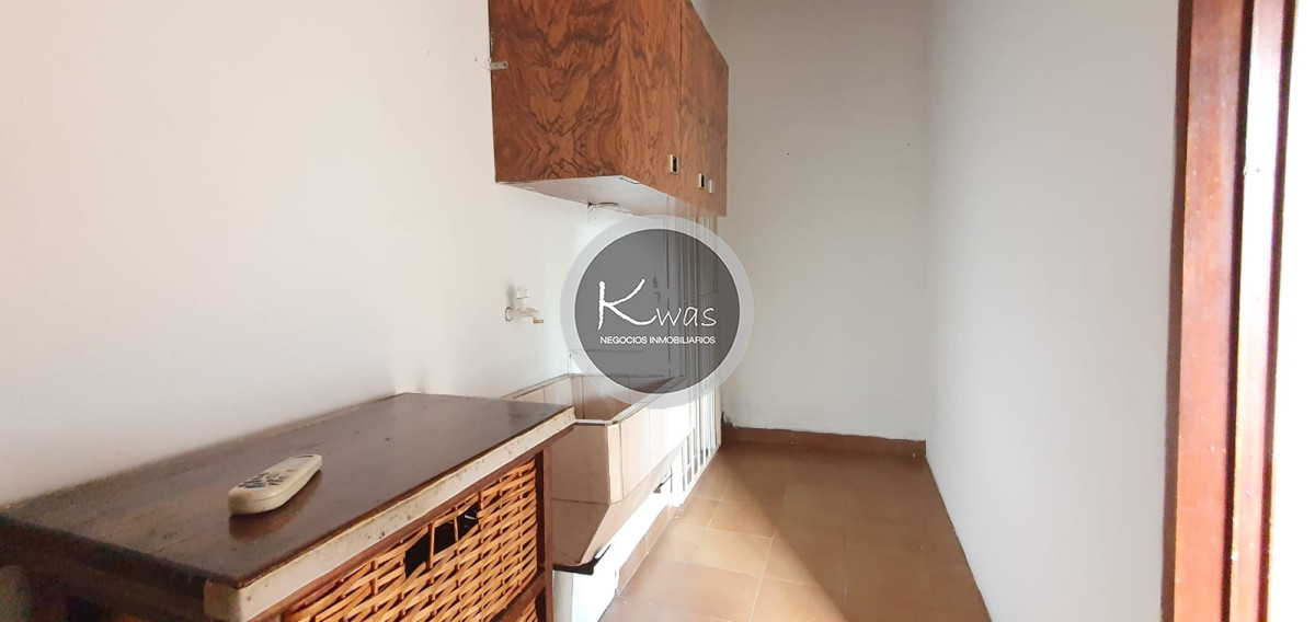 Departamento ID.833 - Venta PH tres niveles de tres dormitorios un baño patio parrilla terraza Munro Olivos