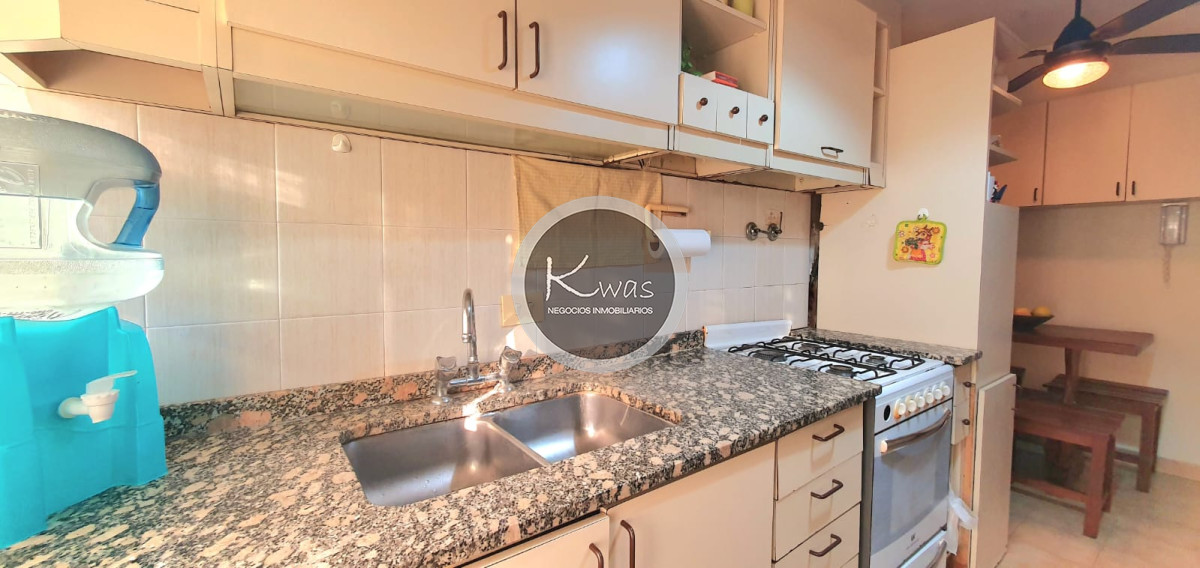 Departamento ID.824 - Departamento en Venta dos dormitorios un baño toilette cochera baulera balcón Vías / Santa Fé, Martínez