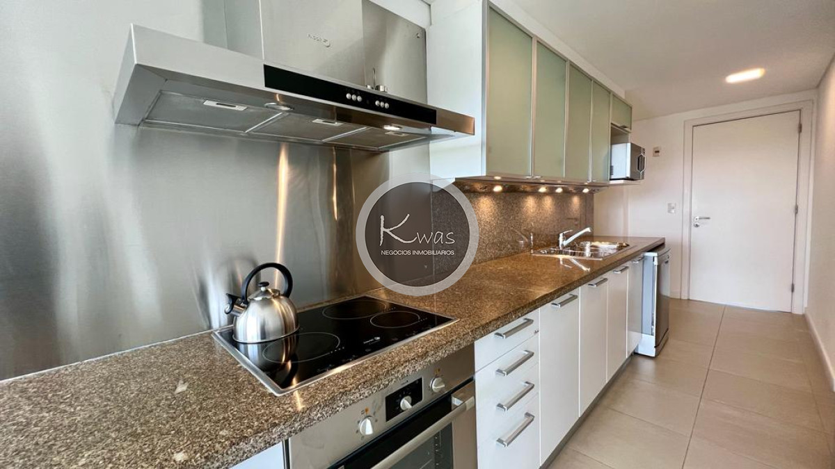 Departamento ID.476 - Le Parc II dos dormitorios en suite habitación de servicio Playa Brava Punta del Este