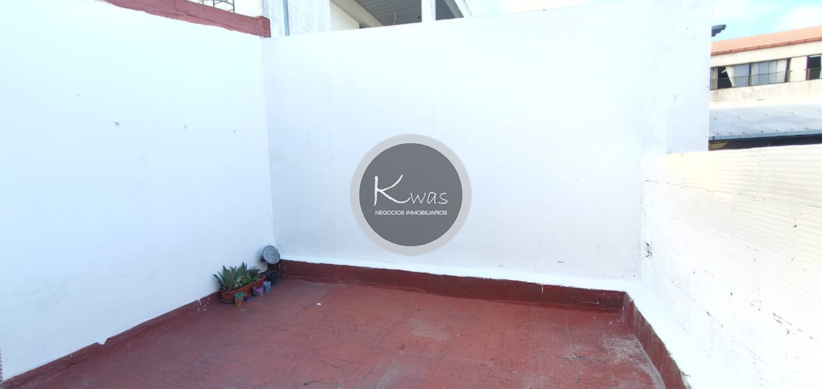 Departamento ID.833 - Venta PH tres niveles de tres dormitorios un baño patio parrilla terraza Munro Olivos