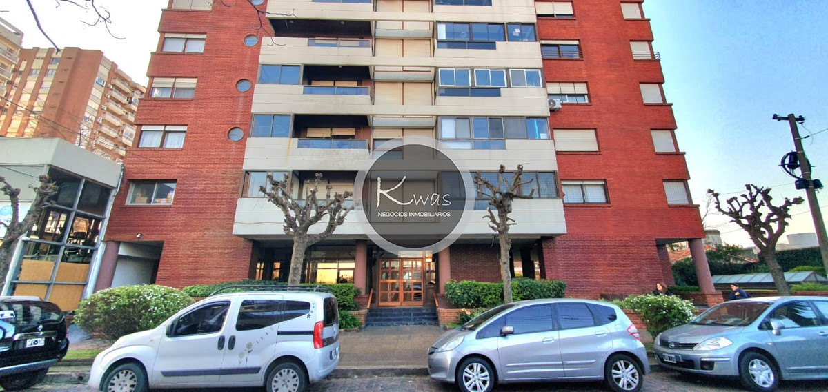 Departamento ID.824 - Departamento en Venta dos dormitorios un baño toilette cochera baulera balcón Vías / Santa Fé, Martínez