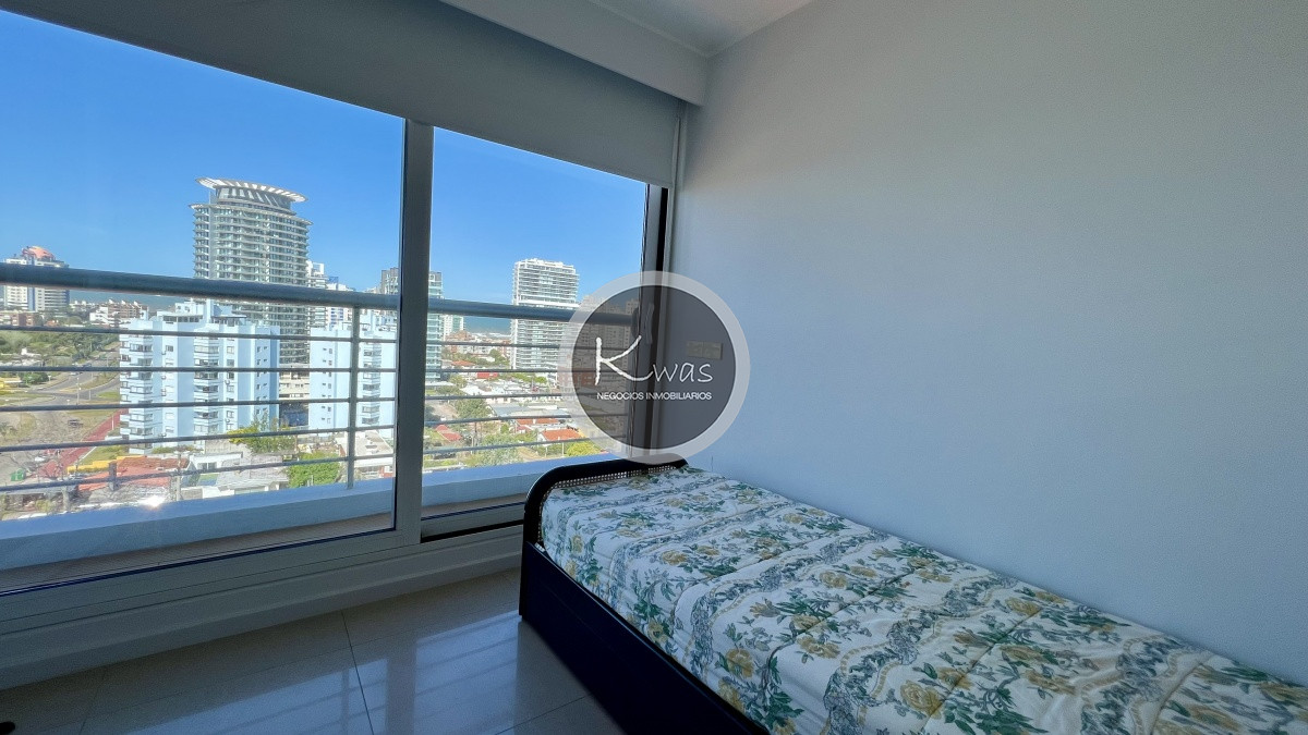 Departamento ID.480 - Departamento Alexander Collection de tres dormitorios habitación de servicio Punta del Este Playa Mansa