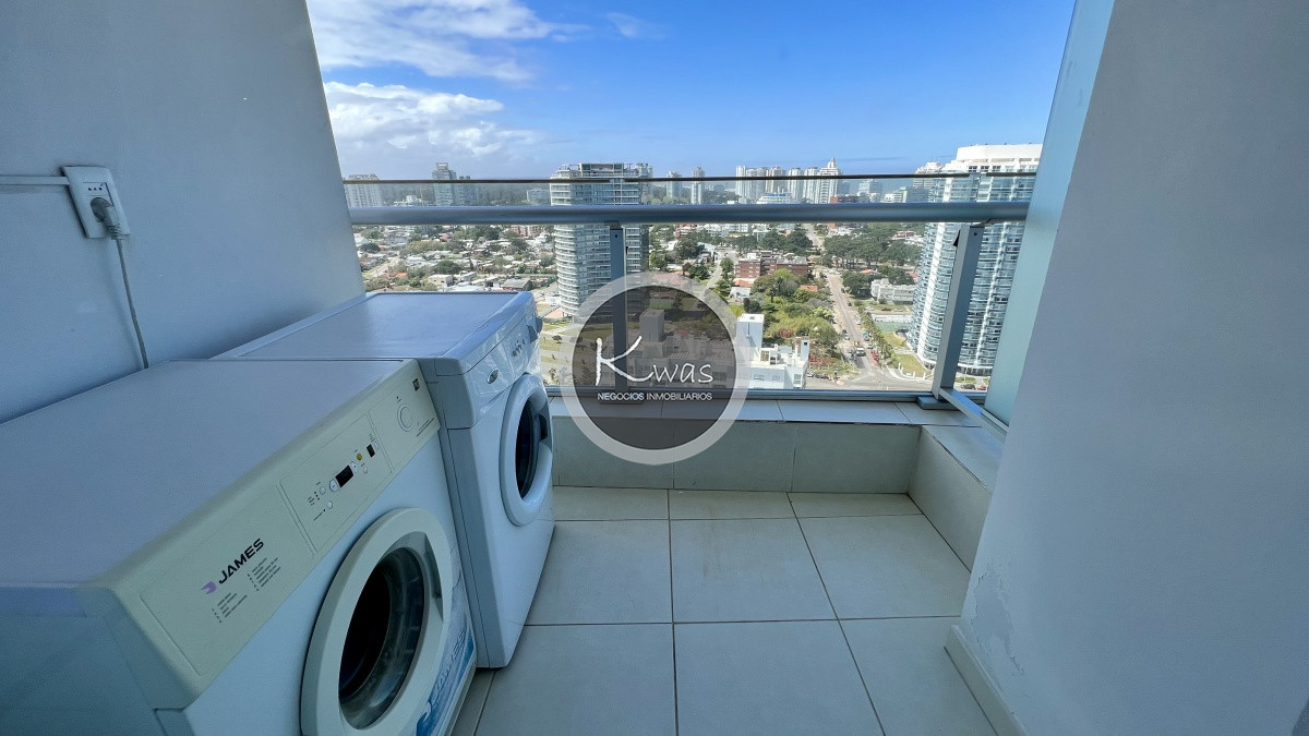 Departamento ID.490 - Departamento dos dormitorios vista al mar Playa Mansa Punta del Este